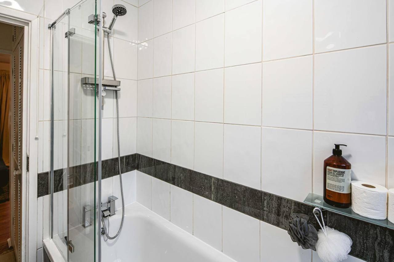1 Bedroom, 5 Minutes Walk To Angel Station, * Londra