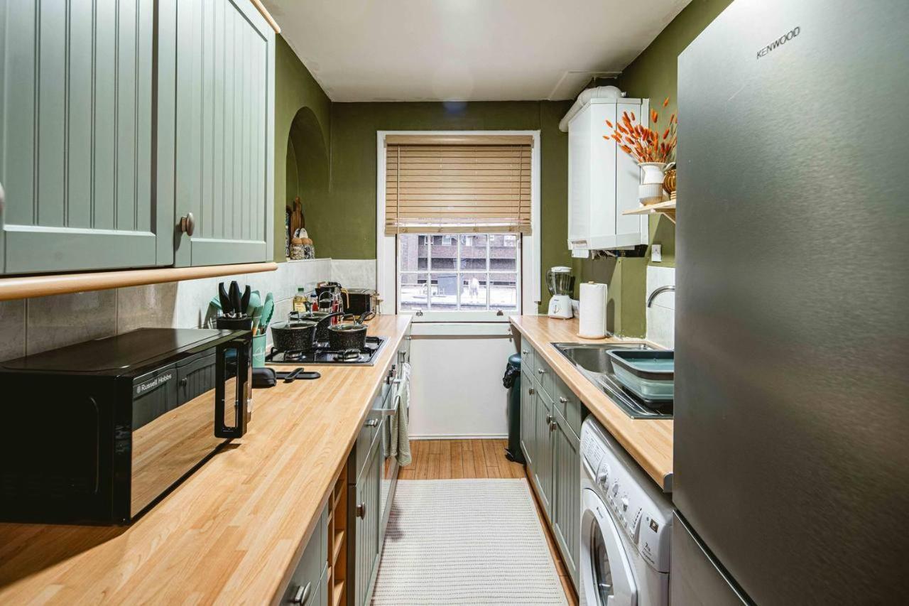 1 Bedroom, 5 Minutes Walk To Angel Station, Londra