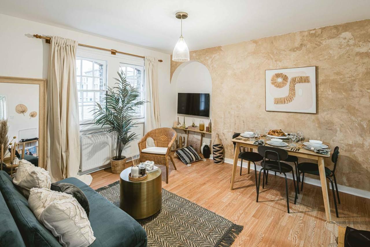 1 Bedroom, 5 Minutes Walk To Angel Station, * Londra