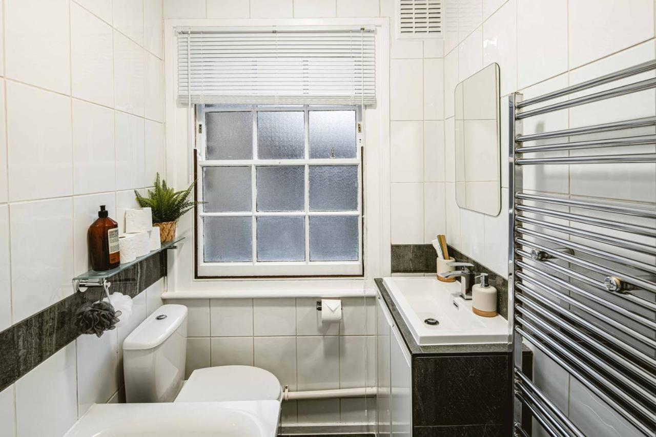1 Bedroom, 5 Minutes Walk To Angel Station, *